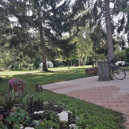 Val Des Bois Bed & Breakfast Warmeriville Dış mekan fotoğraf